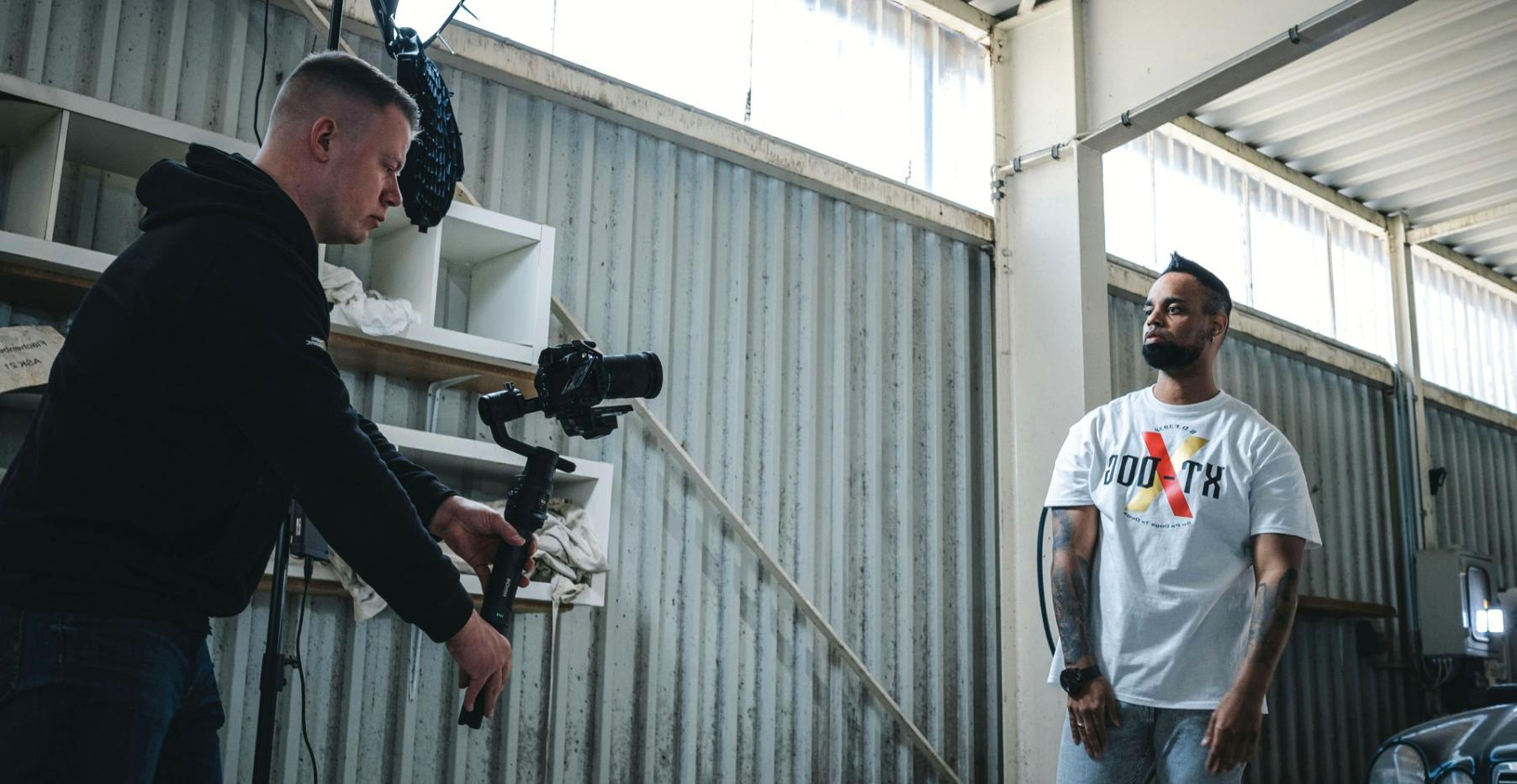 Lernumgebung mit Fokus auf praktische Übungen